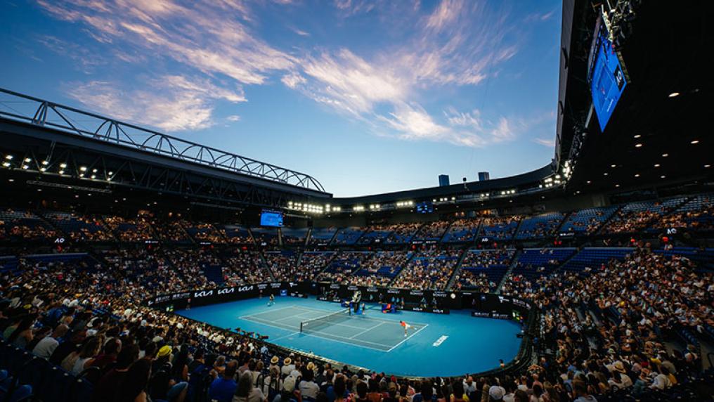 Tenis di Australia, Pesaingan & Keindahan di Lapangan Hijau